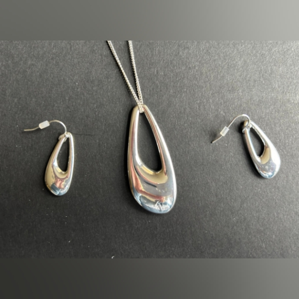 Smooth Silvertone Necklace and Earrings Set by Avon - NIB
